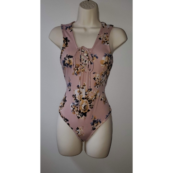 Polly & Esther Tops - Women's sleeveless floral print bodysuit